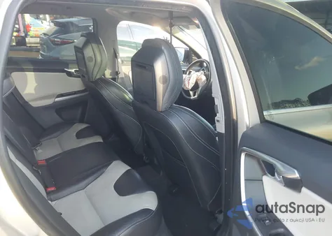 2017 Volvo Xc60 T5 Dynamic z USA, uszkodzony, nr VIN YV440MDR1H2120565